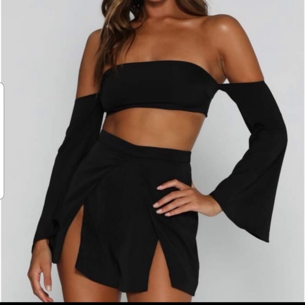 Meshki Split Shorts Black Size Small